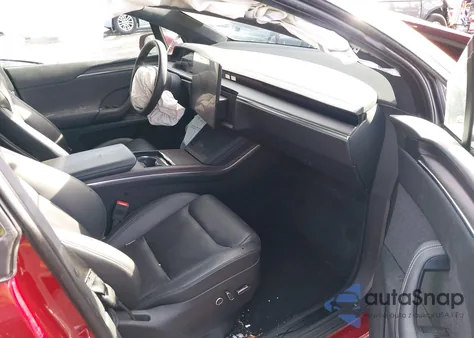 2023 Tesla Model X Dual Motor All-Wheel Drive/Standard Range z USA, uszkodzony, nr VIN 7SAXCBE51PF413050